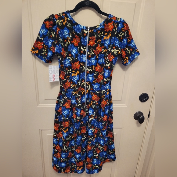 NWT Floral Amelia Lularoe Dress Small - Picture 2 of 3